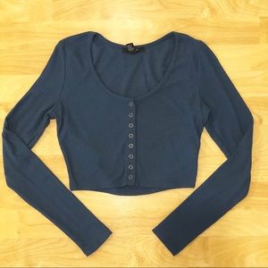 Long sleeve crop top